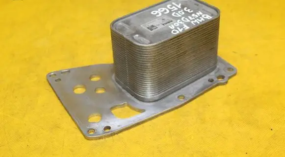 Engine oil radiator
