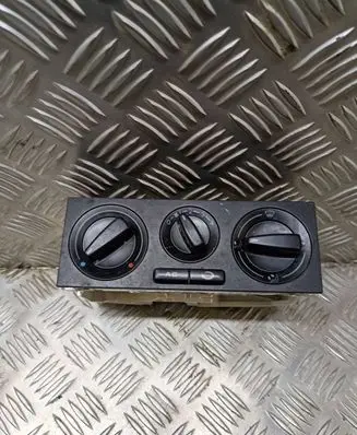 Volkswagen PASSAT B5.5 Climate control unit