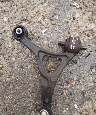 Volvo XC90 Front lower control arm/wishbone