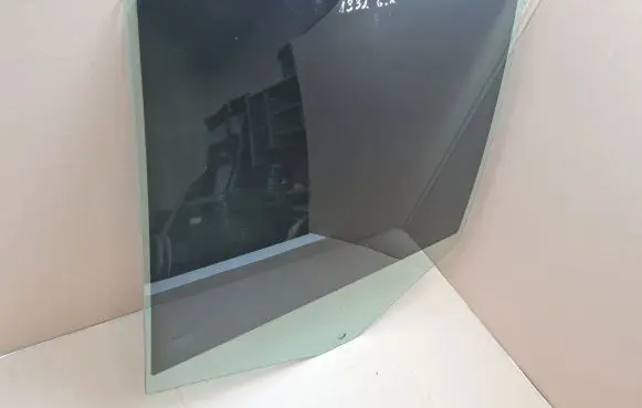 Volvo XC90 Rear door window glass 43R001025