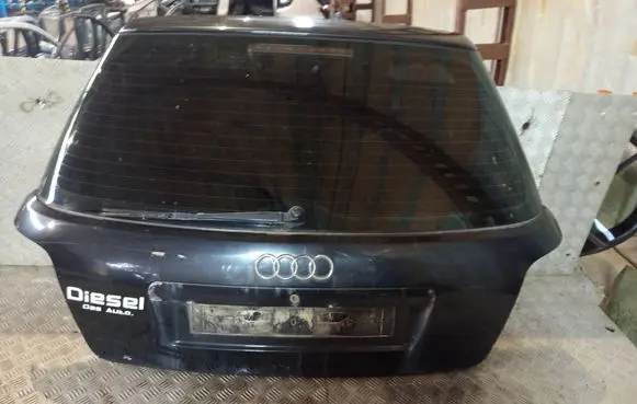 Audi A4 S4 B5 8D Tailgate/trunk/boot lid