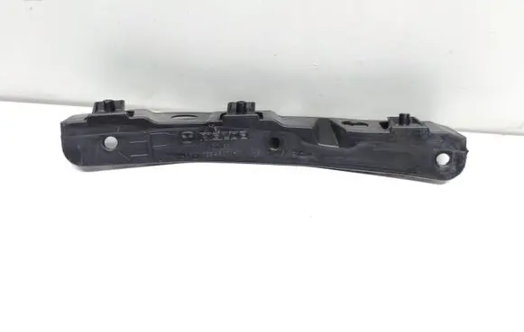 Front bumper mounting bracket