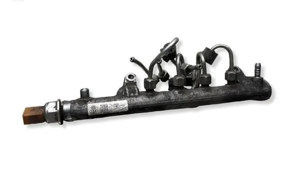 Volkswagen Touran II Fuel main line pipe 03L130089B 03L906051A