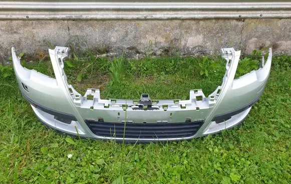 Volkswagen PASSAT B6 Front bumper 3C0807221 1307030327