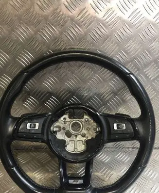 Volkswagen PASSAT B8 Steering wheel 