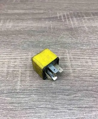Fiat Bravo - Brava Other relay A727520 82461739