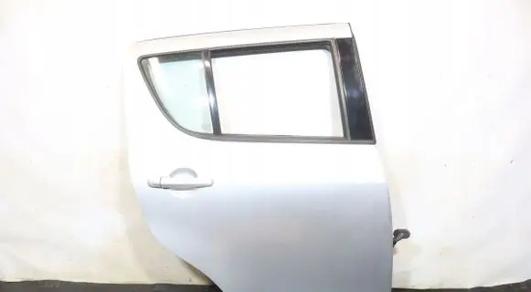 Suzuki Swift I Rear door