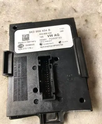 Audi Q3 8U Keyless (KESSY) go control unit/module 5k0959434b