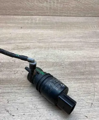 BMW 5 F10 F11 Windscreen/windshield washer pump 6934160
