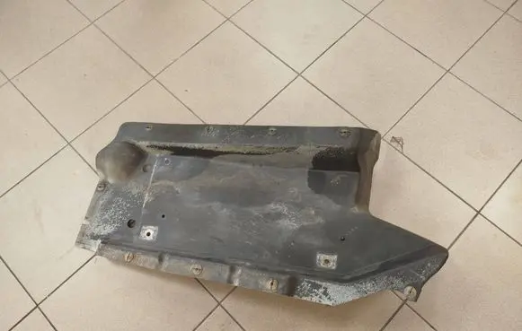 Volkswagen Transporter - Caravelle T5 Other under body part 7H0825337B
