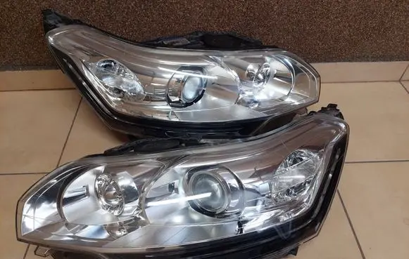 Citroen C5 Headlight/headlamp 9674869880