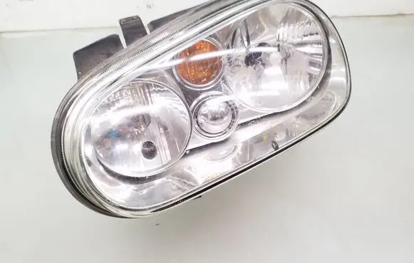 Volkswagen Golf IV Headlight/headlamp 1J1941015B 1J0941295B