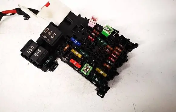 Audi A3 S3 8V Fuse box set 5Q0937615C