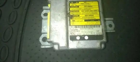 Toyota Avensis T220 Airbag control unit/module 8917005030 33070106TN