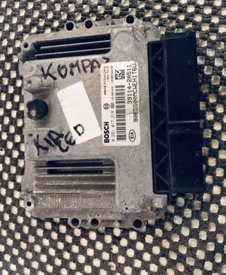 KIA Ceed Engine control unit/module 0281017218