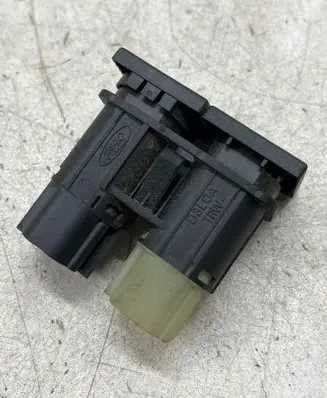 Ford Mondeo Mk III Tailgate opening switch 1S7T19B514AA