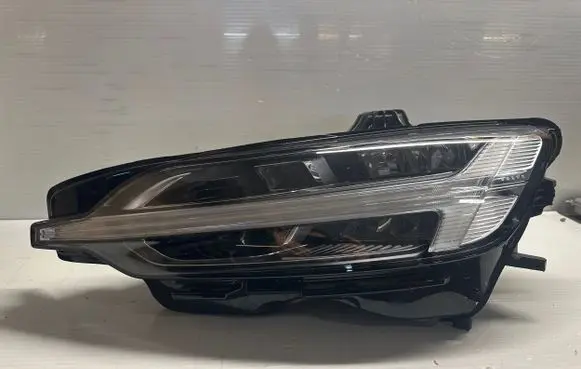 Volvo V60 Headlight/headlamp 32404681