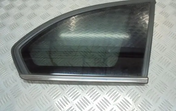 Chevrolet Captiva Rear vent window glass 