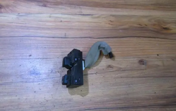Nissan Juke I F15 Electric window control switch 254111ka5a 1074