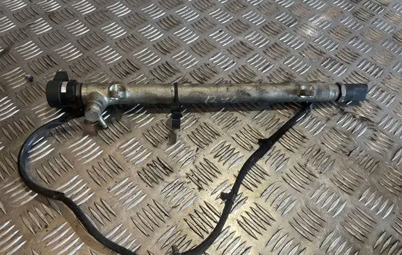 Mercedes-Benz C W203 Fuel main line pipe A6110780449