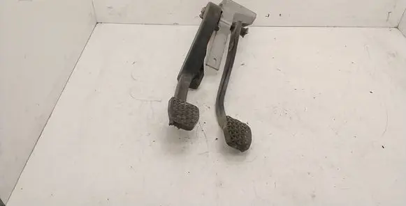 BMW 3 E36 Pedal assembly 1161962