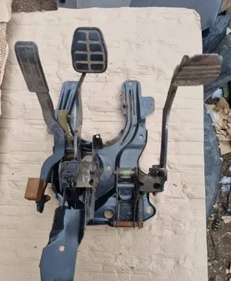Volkswagen PASSAT B3 Pedal assembly 