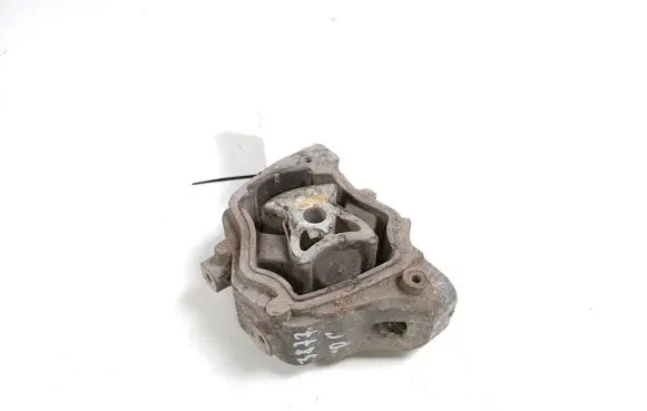 Volvo S60 Engine mount bracket 31277312
