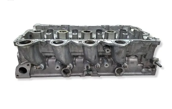 Peugeot 307 Engine head S27635760 9655911480