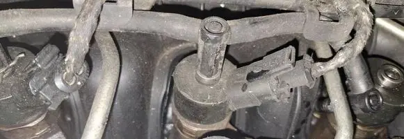Volvo V50 Fuel injector 0445110259