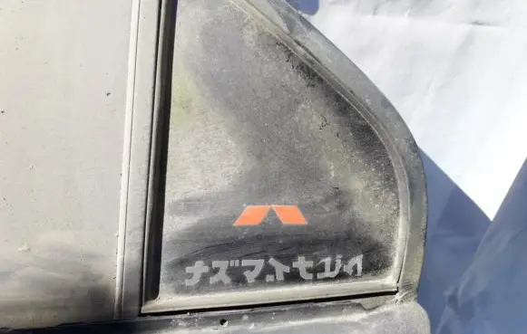 Mitsubishi Carisma Rear vent window glass 