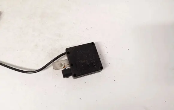 BMW 5 E39 Antenna control unit 8374266