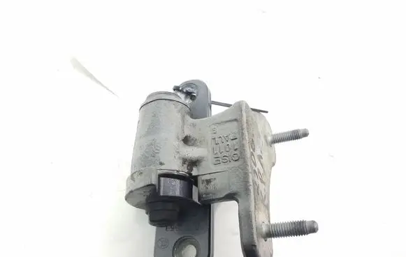 Mercedes-Benz C W204 Front door lower hinge A2047201737
