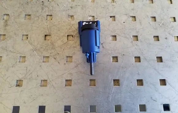 Volkswagen Polo IV 9N3 Brake pedal sensor switch 1J0927189F