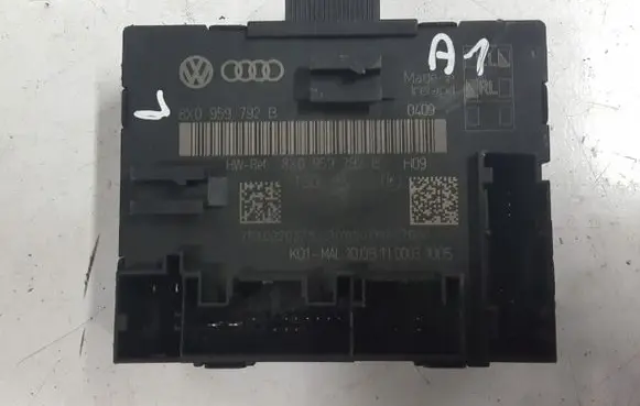 Audi A1 Door control unit/module 8X0959792B
