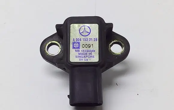 Mercedes-Benz A W168 Air pressure sensor 16244349 A0041533128