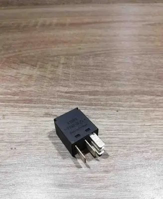 Ford Mondeo Mk III Other relay F57B14B192AA 61UHQ