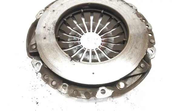 Renault Captur Pressure plate 302057404R 0743 K4162
