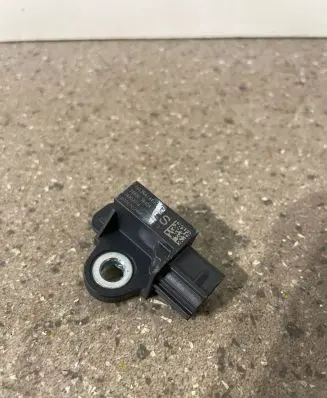 Nissan X-Trail T32 Airbag deployment crash/impact sensor 988303RA0A 04302014