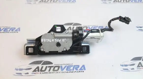 Loading door lock