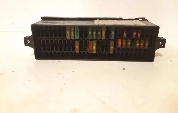 Volkswagen Touran II Fuse module 1239204929 1T1970