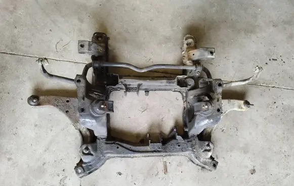 Suzuki Grand Vitara II Front subframe
