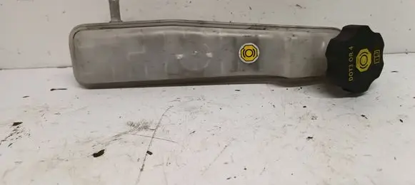 KIA Rio Brake fluid reservoir 
