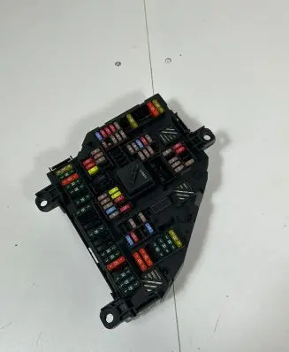 BMW 5 F10 F11 Fuse module 1670498