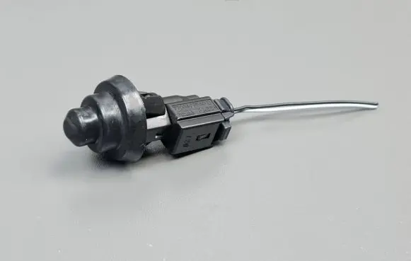 Dacia Sandero II Front door sensor 7700427640B 7700427640