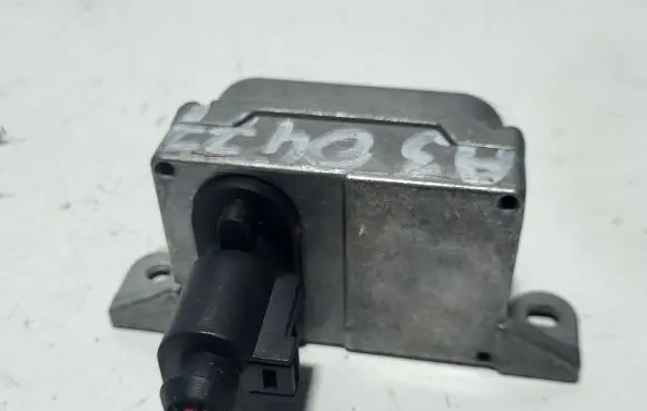 Volkswagen Golf V ESP acceleration yaw rate sensor 1K0907655A 10098503224 T573F26B98