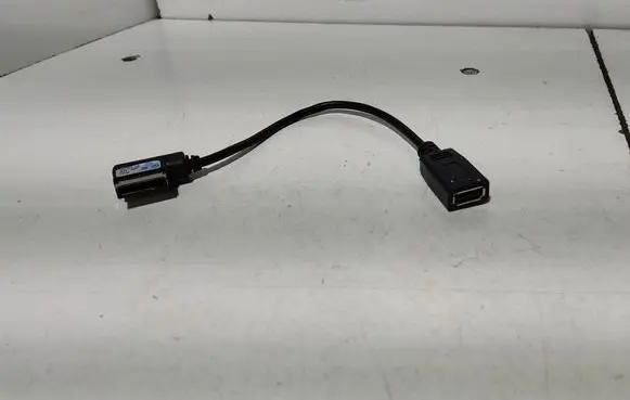 Volkswagen Golf VI USB socket connector 5N0035558