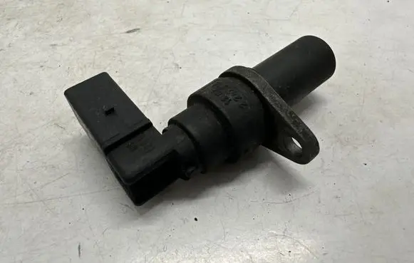 BMW 5 E39 Crankshaft position sensor 25916010