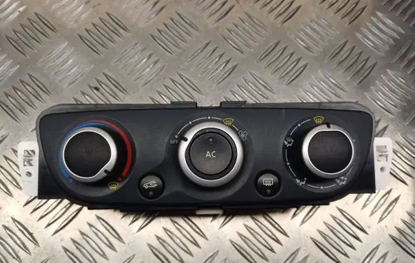 Renault Megane III Climate control unit T1001786G