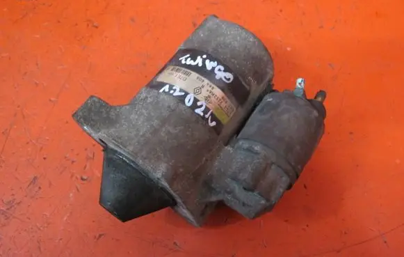 Renault Twingo I Starter motor D7E1