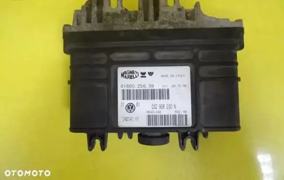 Volkswagen Golf III Engine control unit/module 032906030N